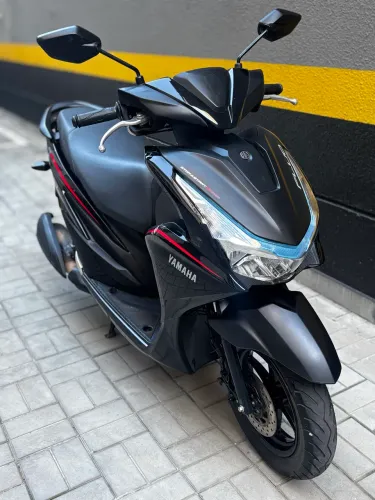 Yamaha Fluo híbrido 2026