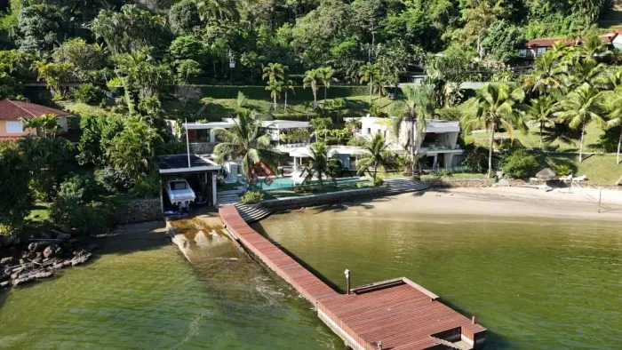 Mansão Pé na Areia para Temporada em Angra dos Reis/RJ