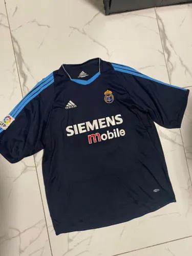 Camiseta vintage do real madrid ano 2004