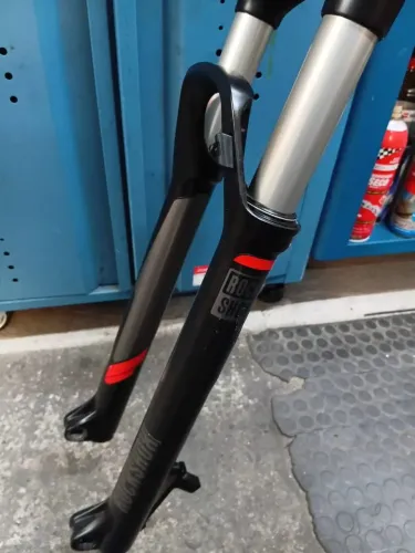 Suspensão rockshox