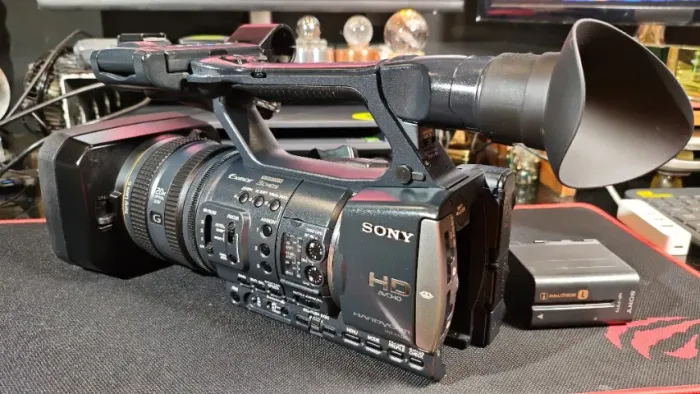 Sony Handycam HDR-AX2000