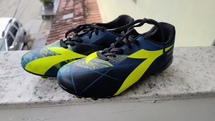 Oportunidade Chuteira trava Diadora Oficial 
