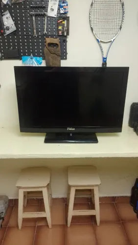 TV Philco 32" com suporte de parede e pé original