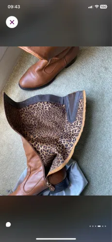 Bota Carmen Steffens