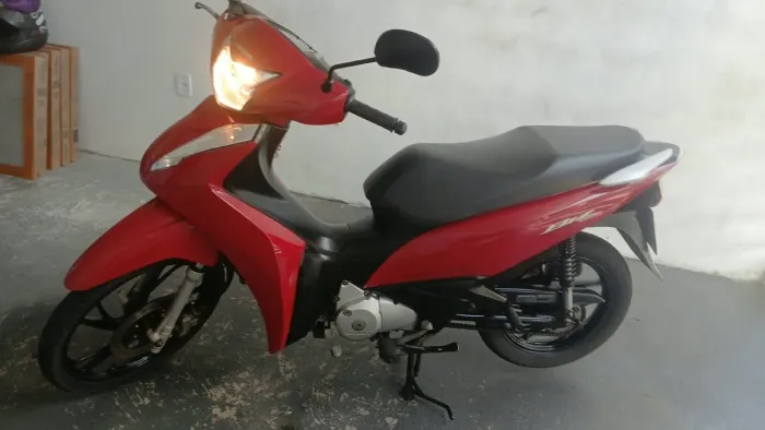 Vendo BIZ 125 NOVA.
