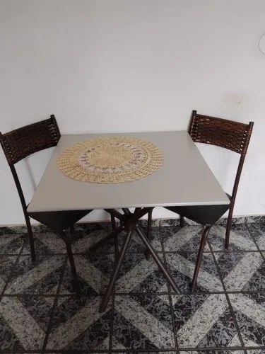 Mesa de Jantar c 2 cadeiras