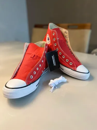 Tênis - All Star ( original Converse ) - cano alto vermelho - tamanho 43