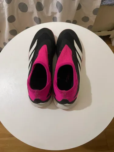 Chuteira adidas 