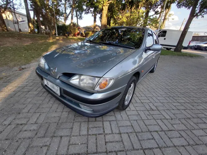Renault Megane Sedan Rxe/egeus 2.0 1999