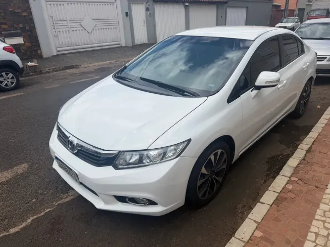 Honda Civic Sedan LXR 2.0 Flexone 16V Aut. 4P 2014