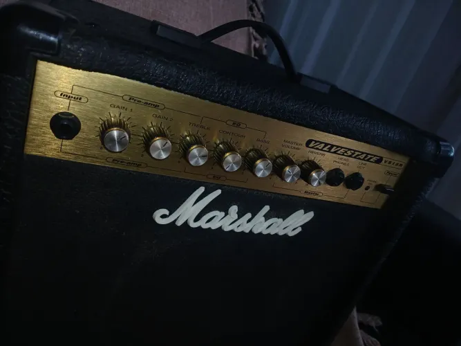 Guitarra e amplificador