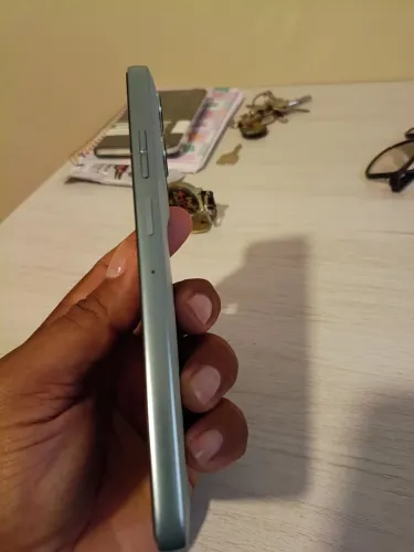 Celular Motorola moto g56 em estado de novo ainda está na garantia