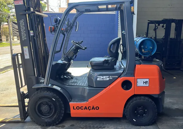 Empilhadeira Toyota