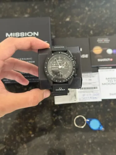 Omega Swatch Moonswatch Snoopy black, novo.
