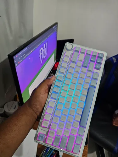 Teclado mecânico aula f75