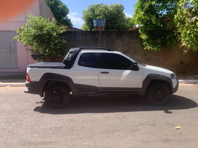 Fiat Strada Adv.1.8 16V Dualogic Flex CD 2013
