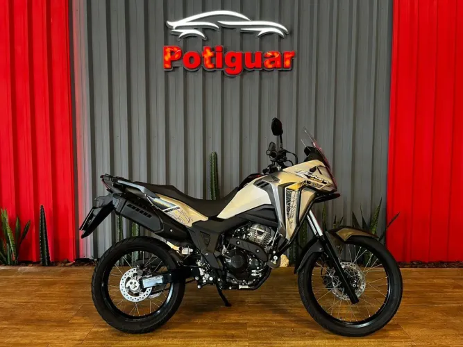 HONDA XRE 300 SAHARA ADVENTURE 