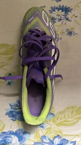 Chuteira F50