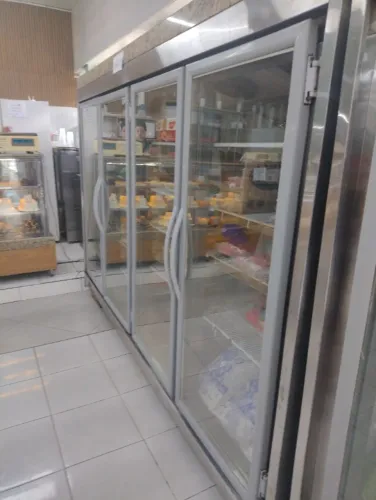 Freezer de auto serviço 