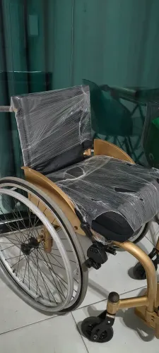 Cadeira de roda ortobras toda de alumínio 