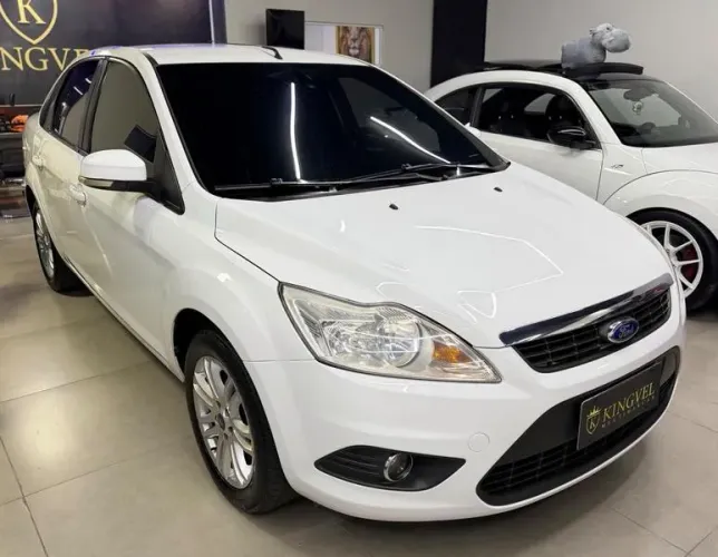 Ford Focus Ghia Sed. 2.0 16v/ 2.0 16V Flex 4P 2013