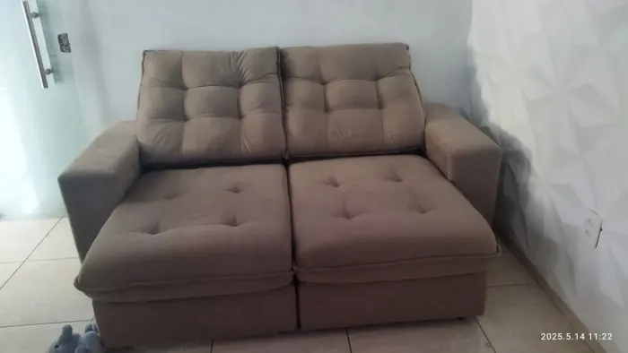 Sofá retrátil reclinável 