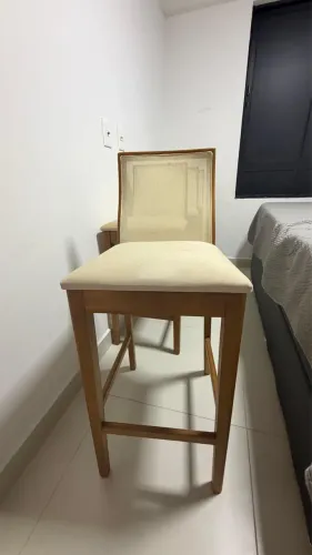 Mesa Bistrô + 4 Cadeiras em Madeira Maciça