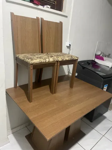 Mesa de jantar 4 cadeiras