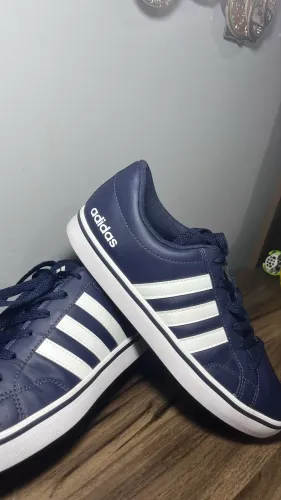 Tênis Adidas 