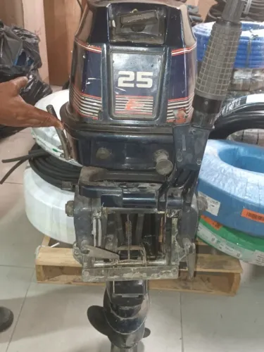 Motor de Popa Evinrude 25HP