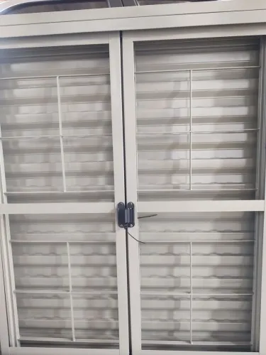 Janela Veneziana de 1,00 x 1,50 grade quadrada , com 2 folhas para colocação de vidro