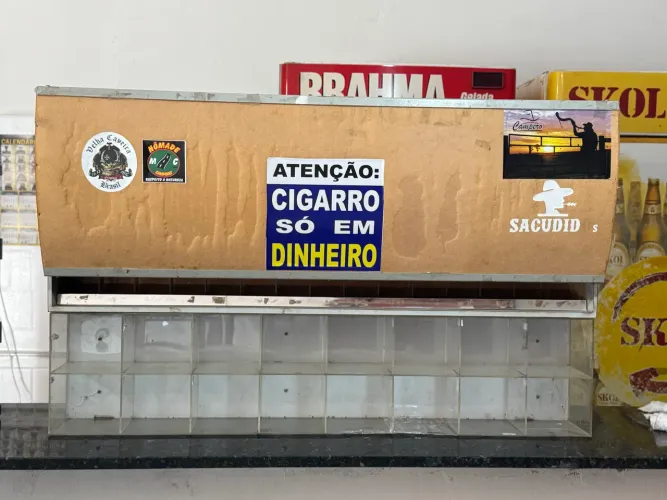 Expositora de cigarro !