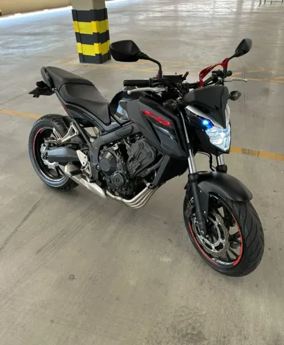 Cb650f 2019 com 7.678km valor 36 mil contato * consta média monta no documento