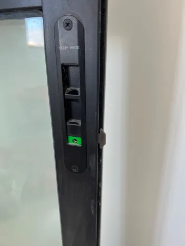 Porta de correr para varanda ou área externa