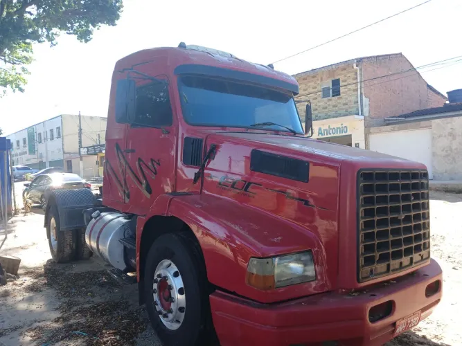 Volvo edc 97 + carreta guerra 94