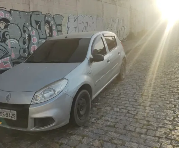 Renault Sandero Authentique Hi-flex 1.0 16V 5P 2013