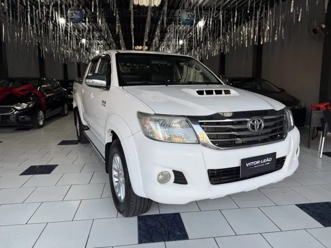 Toyota Hilux CD SRV 4X4 2.8 TDI Diesel Aut. 2013