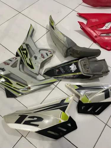 Vendo carenagem CRF 230 usada porém conservada retirada jangurussu