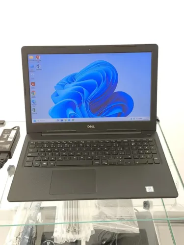 Notebook Dell Inspiron 15 | i7-8565U | 16GB | 512GB SSD | Radeon 520 | 15.6"