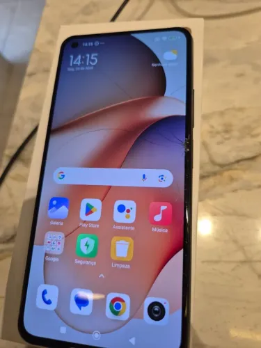 Xiaomi 11 Lite 5G NE com a tela trincada
