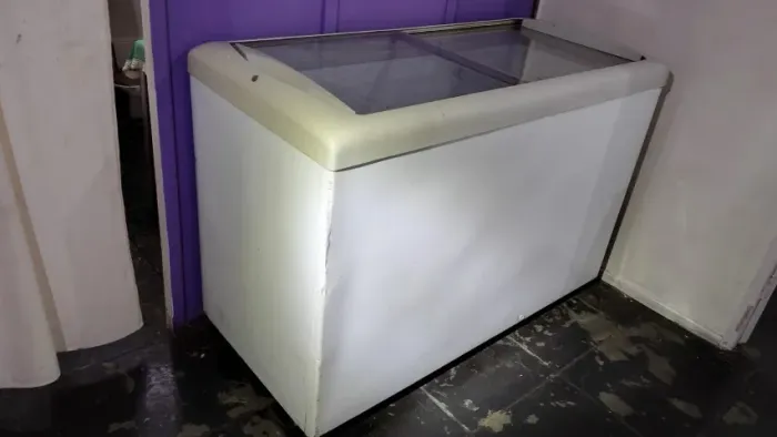 Freezer Horizontal Metalfrio, 336 Litros, Tampo de Vidro -   HF40S 115-127v 60Hz 
