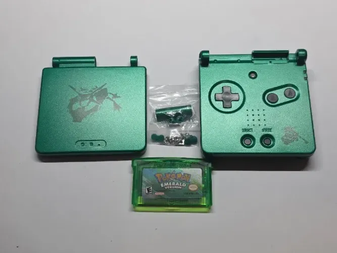 Kit Carcaça Game Boy Advance GBA e Jogo Pokémon Emerald