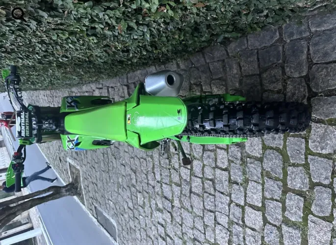 KX 450 X, com apenas 4 meses de uso,moto extremamente nova 
