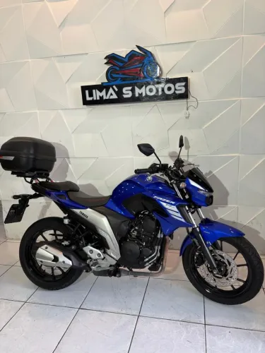 VENDO OU TROCO YAMAHA FAZER 250 2023 ( LIMAS MOTOS)