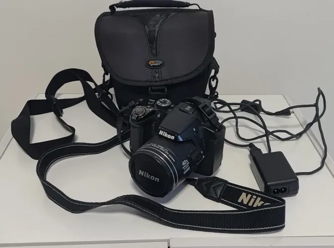 Camera Nikon Coolpix P510 com acessórios