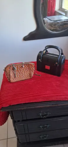 02 BOLSAS COURO E PETITE JOLIE !