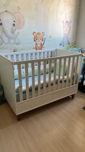 Vendo berço de madeira da tok Stok+ colchão