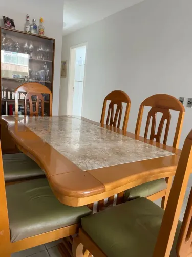 Mesa madeira maciça com tampo de mármore 