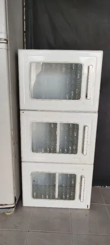 ARMÁRIO DE COZINHA BRANCO.