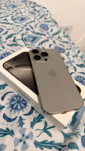 iPhone 16 Pro 128 GB com a caixa original